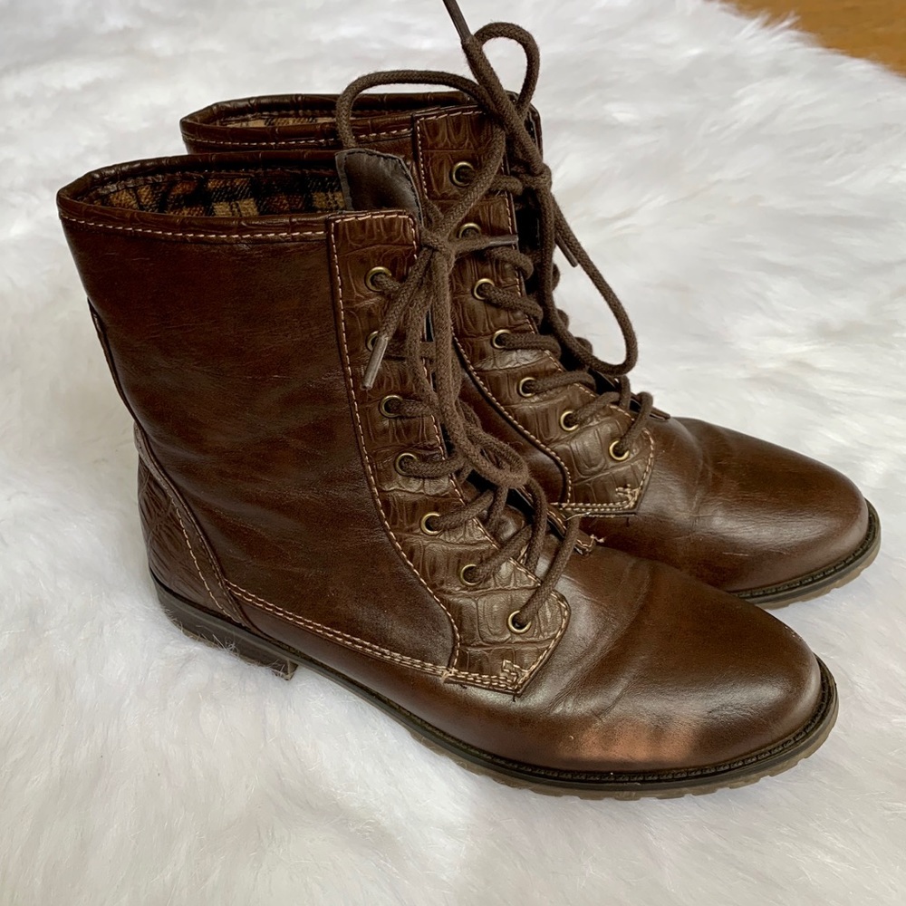 ✨ALL ITEMS $5✨ Sporto Combat Boots